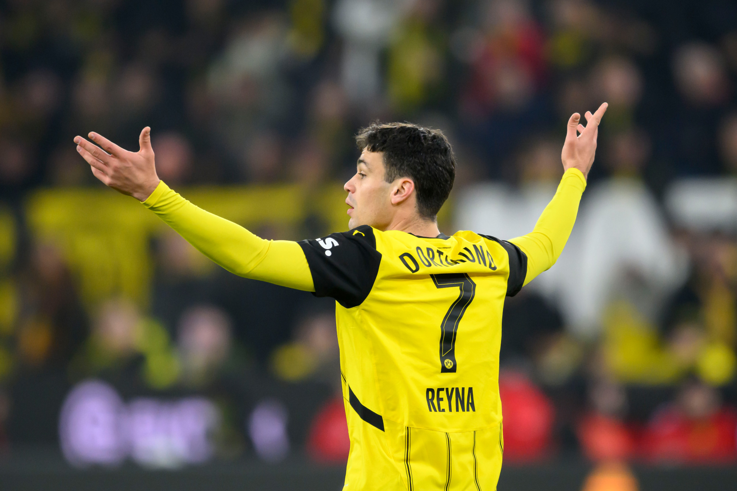 gio-reyna-borussia-dortmund-vs-bayern-munich-november-30-2024-credit-anke-waelischmiller-sven-simon-dpa-via-zuma-press-isiphotos