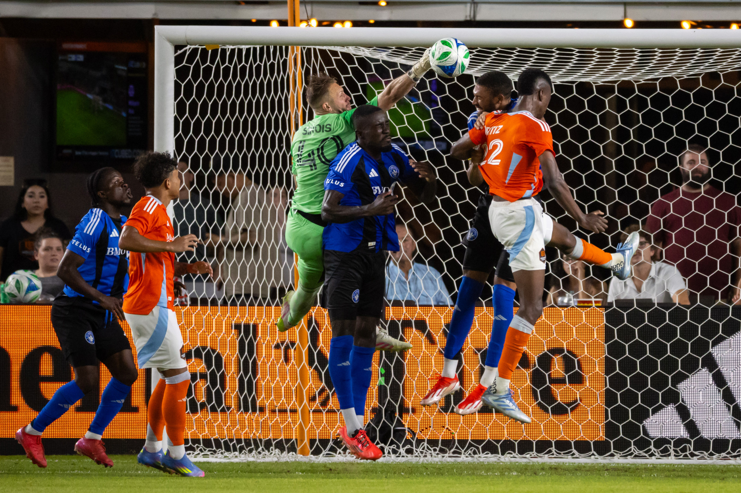 houston-vs-montreal-june-14-2025-credit-joe-buvid-isiphotos