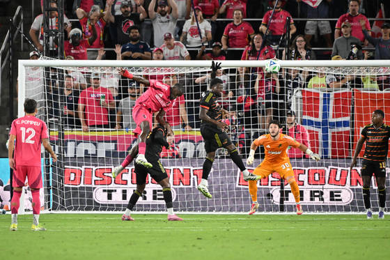 MLS Week 31: Chicago beats New England and Houston draws with Galaxy