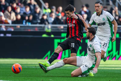 christian-pulisic-ac-milan-vs-sassuolo-december-14-2025-credit-fabrizio-carabelli-livemedia-ipa-zuma-press-wire-isiphotos
