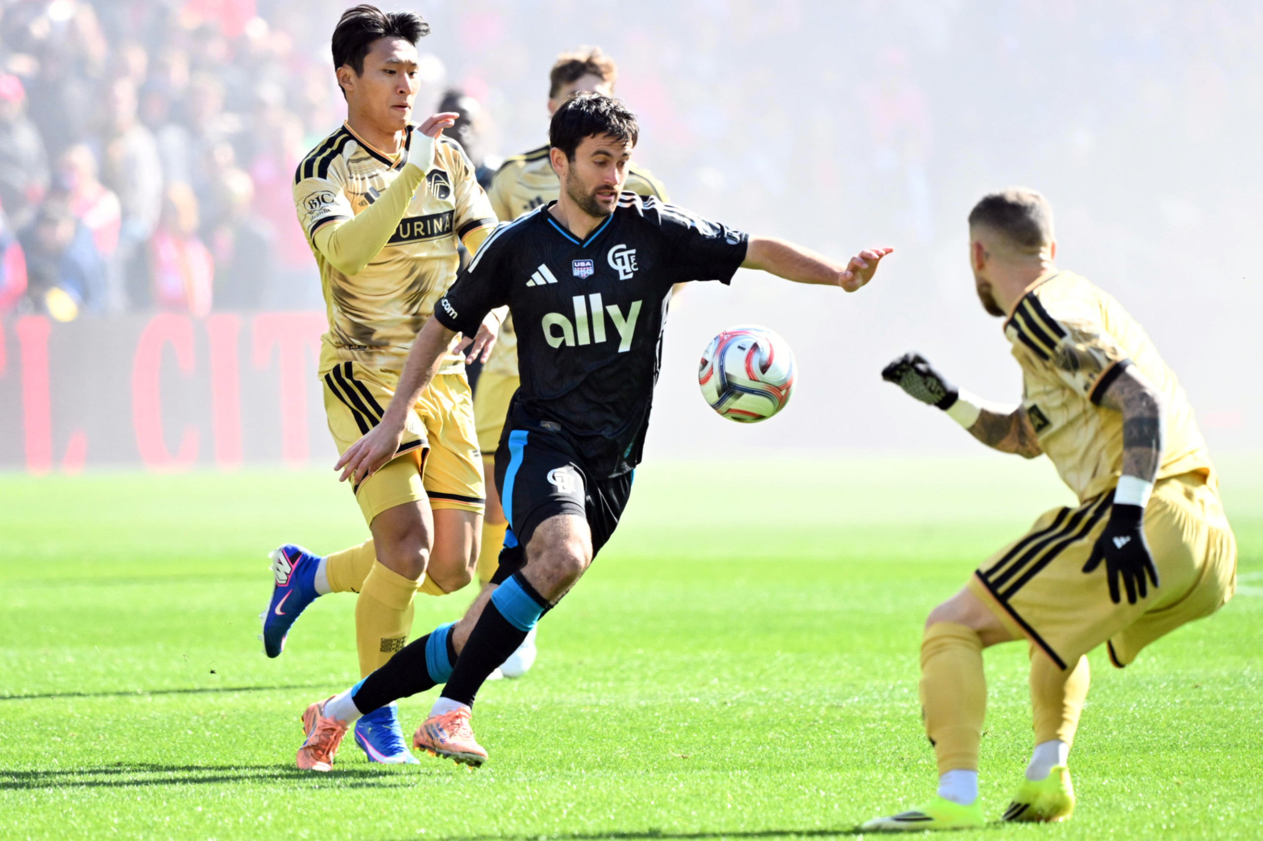 Charlotte player Luca de la Torre.